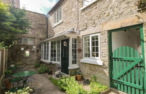 Wedgewood Cottage - Photo 1