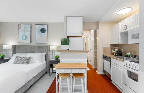 Elektra Muse Studio w/ Views - Walker’s Paradise - Foto 13