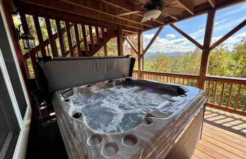 Red Rooster Family Cabin w/Hot Tub+Fire Pit+View - Foto 79