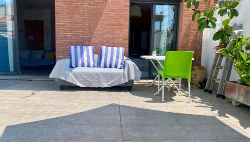 Tranquilo y con terraza - Photo 3