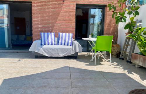 Tranquilo y con terraza - Photo 3