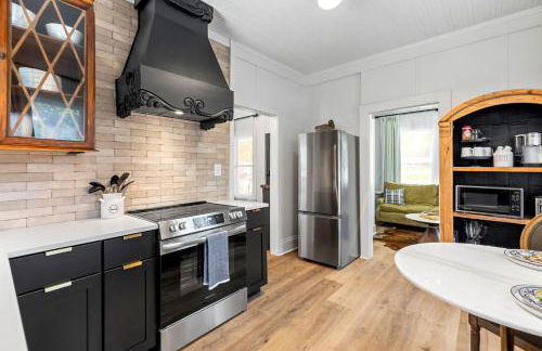 Cozy Cottage in the Heart of Johnson City - Foto 11