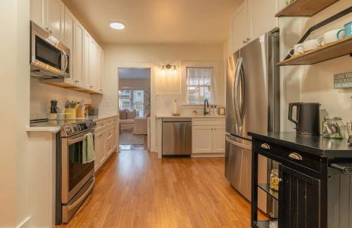 Roof Top Deck Near the Beach Dog Friendly - Photo 16