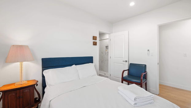 Cozy & Stylish Home Spacious, Fully Equipped Stay - Foto 2, Habitación