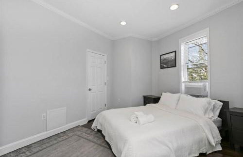 Capitol Hill Stay Like No Other - Photo 13