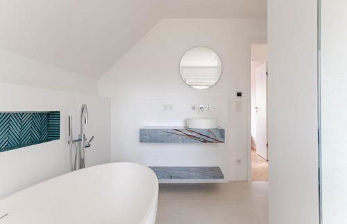 Idyllisches, neu renoviertes Haus mit Steg am See - Photo 14