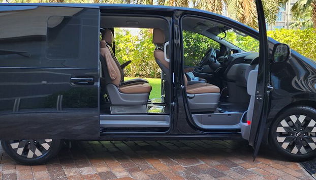 All'interno di Abu Dhabi Chauffeur| 05 ore| 08 Pax| Offerta stagionale - Foto 3