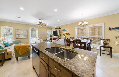 Summer Special, Lux 4BR House Sleeps 12, Pool, Elevator, King bed - Foto 20