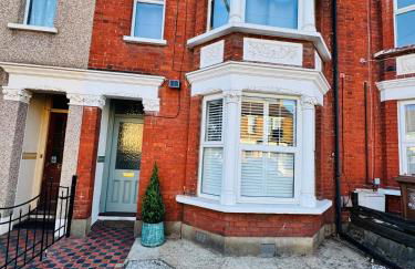 Designer 2 Bed Luxury Apartament with Private Garden in London - Foto 26