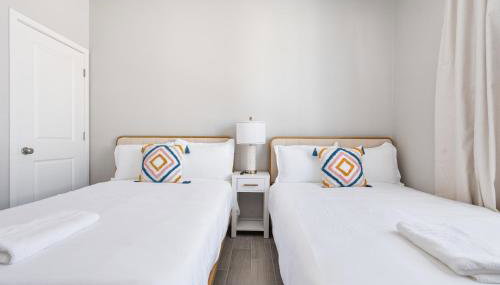 Elegant Two Bedroom Apartment with Free Parking and Plush Beds - Foto 4