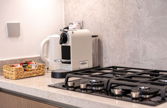 YOUR STAY Apartments Luxury Beachfront Living - Photo 16