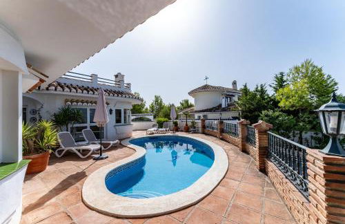 Villa with private swimming pool - Photo 24