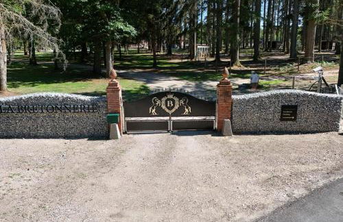 La Bretonnerie Luxury villa with pool & jacuzzi in a equestrian estate - Photo 79