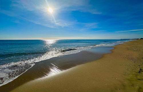 Résidence Le SUNSET Marseillan-plage, entre mer et lagune de Thau, étape vélo, famille, couple, VRP, toutou admis, jardin, parking privé gratuit, vélos, Clim, WIFI fibre gratuite, commodités, plage et piste cyclable à proximité, 6 couchages nous contacter - Foto 38