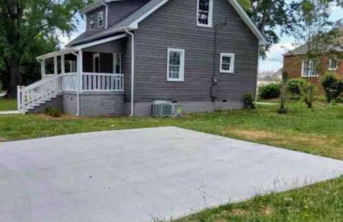 Historic Home in Downtown Greer Shop Eat & Sleep - Photo 5