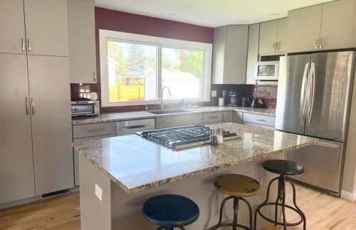 New cozy Fall foothill retreat in Boulder - Photo 2