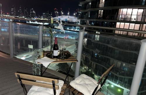 High Floor Modern 1BR Stunning Views Balcony AC Free Parking - Foto 1