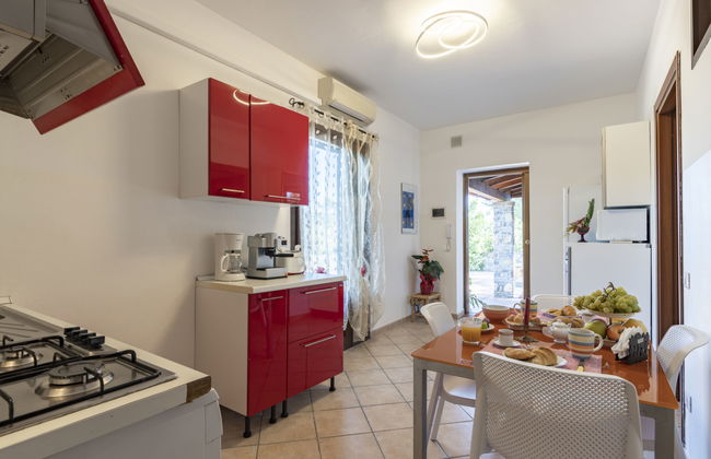 2 bedroom House in Cipressa with private pool and garden - Photo 7