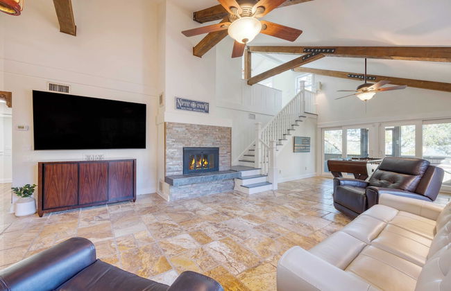 Blackwater Bay Hideaway by Avantstay Waterfront, Pool, Dock, Hot Tub - Photo 4