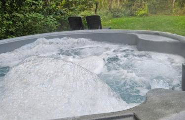 Oak Tree Lodge with Hot Tub near Alton Towers - Foto 18