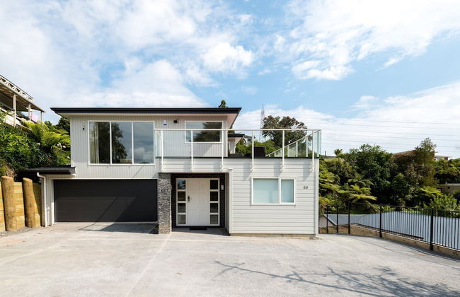 Brand New 5BR home with view of the sea - Photo 52