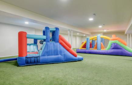 Game Farm Villa by Avantstay 10bdr, Private Pond, Spa, Pool Family-friendly - Foto 13