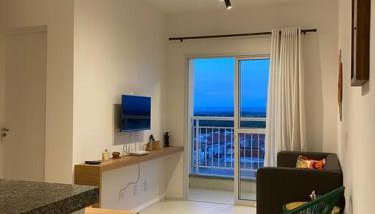 Apto completo com 02 quartos climatizados, estacionamento e portaria 24 horas, próximo ao Aeroporto! - Foto 2