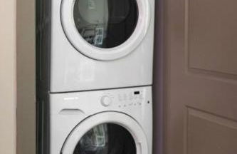 DT Charm Apt with Pool,Gym,Wine,WKSpace, Free Parking - Photo 23