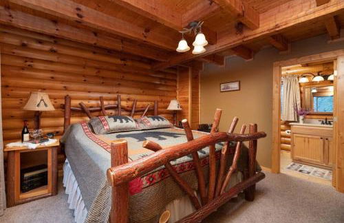 Smoke Rise Lodge · Lake Front, Luxury Cabin, Hot Tub, - Photo 27