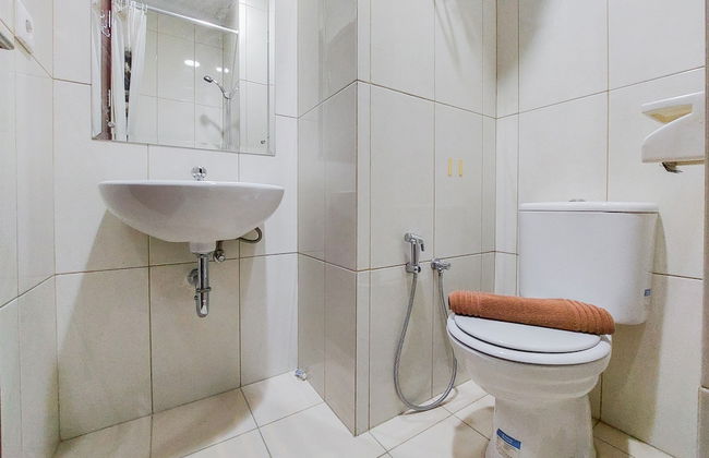 Comfort And Modern 2Br At Asatti Apartment - Foto 9