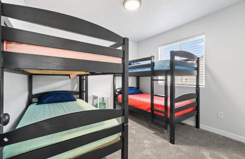 Spacious 6BR - Sleeps 22 - Game Room & Pool Access - Foto 35