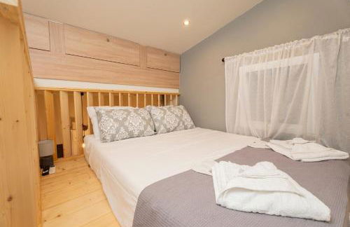 Luxury Getaway with Jacuzzi - Platanos House Salakos - Foto 11