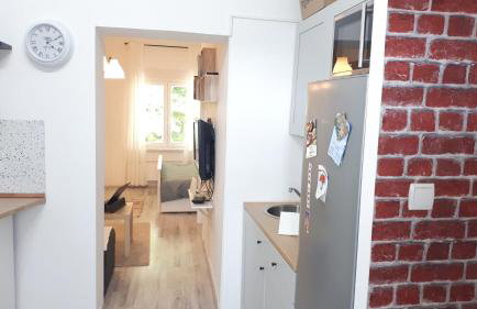 Newly adapted Studio 88 with free parking - Photo 8