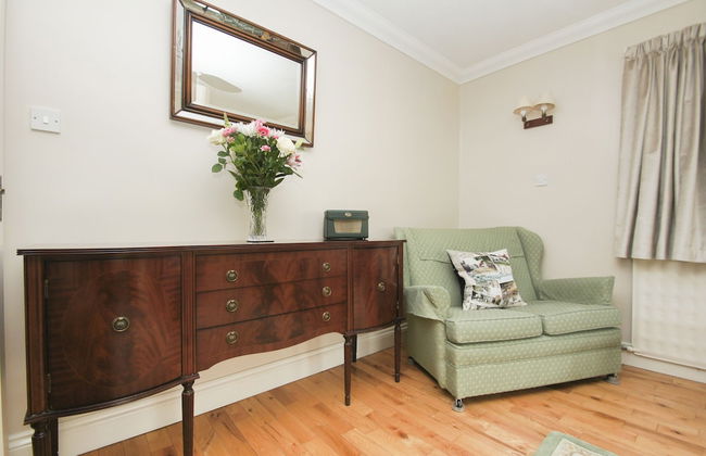 Dean Court Bungalow Parking by Brighton Holiday Lets - Photo 19