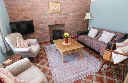 Llanwern Farm - Photo 3