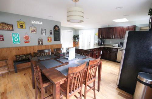 Family Friendly Lakefront Oasis! Huge Deck-Pets Welcome - Foto 9