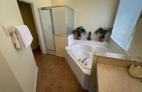 South Facing Pool Home - Room for the Whole Family! - Foto 42