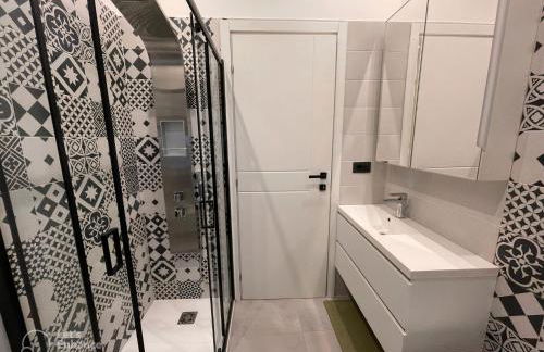 R39 Modern Apartment with Private Parking - Foto 4