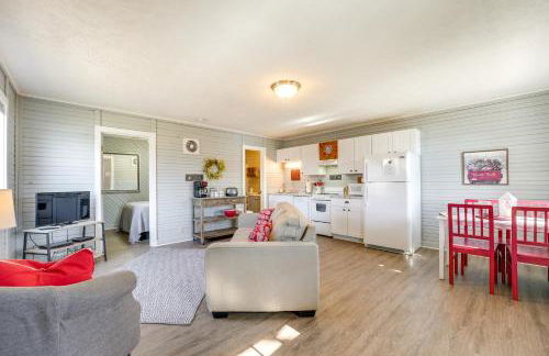 Lake Views and On-Site Hiking Cape Fair Cottage - Foto 1