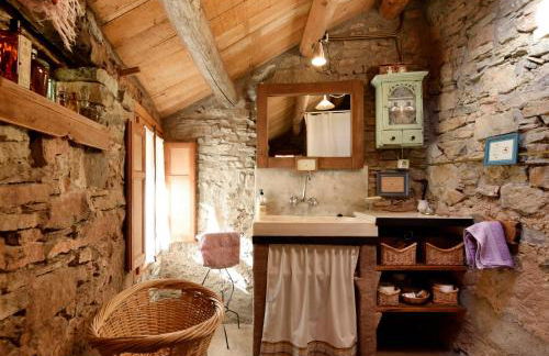 La Pegatera Masia rodeada de bosque ideal para desconectar - Photo 47