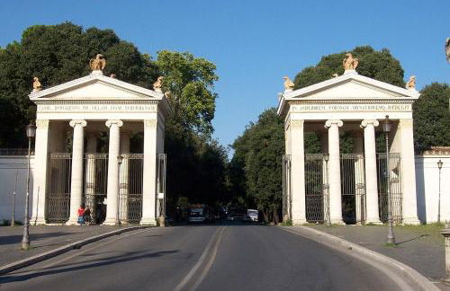 Twentythree Luxury Apartment - Photo 4