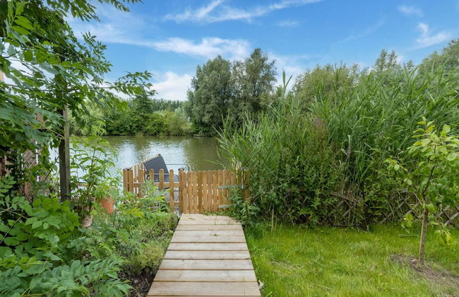 Idyllic Holiday Home in Ooltgensplaat on the Water - Foto 25