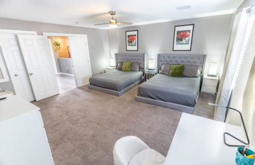 Spacious 2-Bedroom Townhouse with Pool & Private Patio in Central Las Vegas - Foto 14