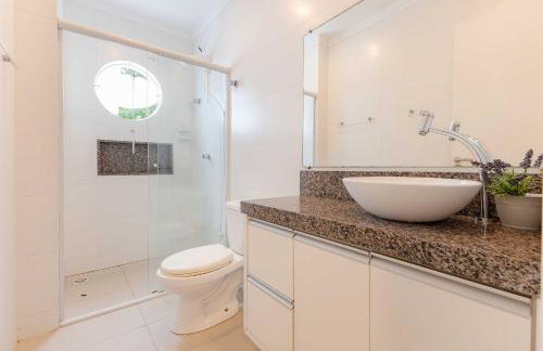 Apartamento com piscina e vista para montanha - Foto 27