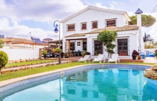 Gran Casa con Piscina Privada by Chiclana Dreams - Foto 2