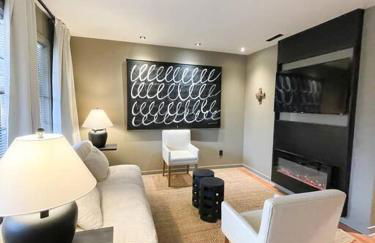 Luxury Warehouse District Condo - Foto 1