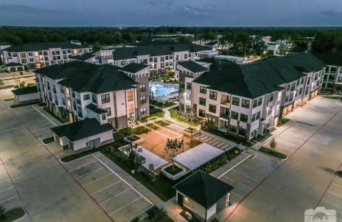 Landing Stunning 1BD Pool Clubhouse - Photo 14