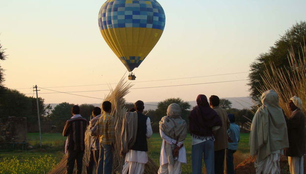 La mongolfiera spicca il volo