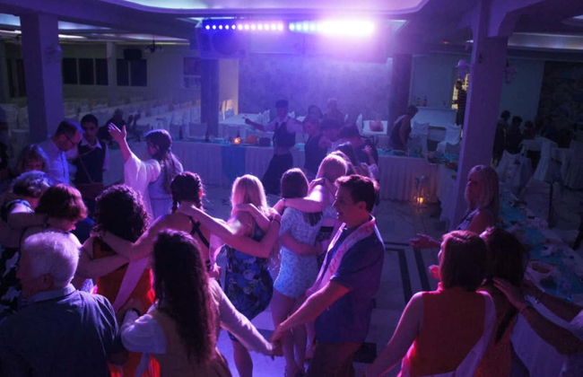 Greek Show & Dinner - Photo 3