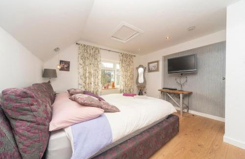 6 bedrooms beautiful home 3 bathrooms, quiet location with garden near Legoland Windsor Heathrow - Foto 49